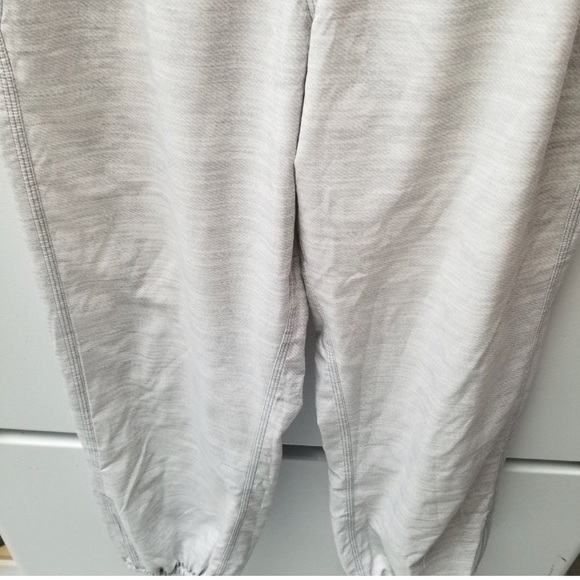 Lululemon Om Pant Cropped Fossil Grey White 4 - Picture 10 of 12